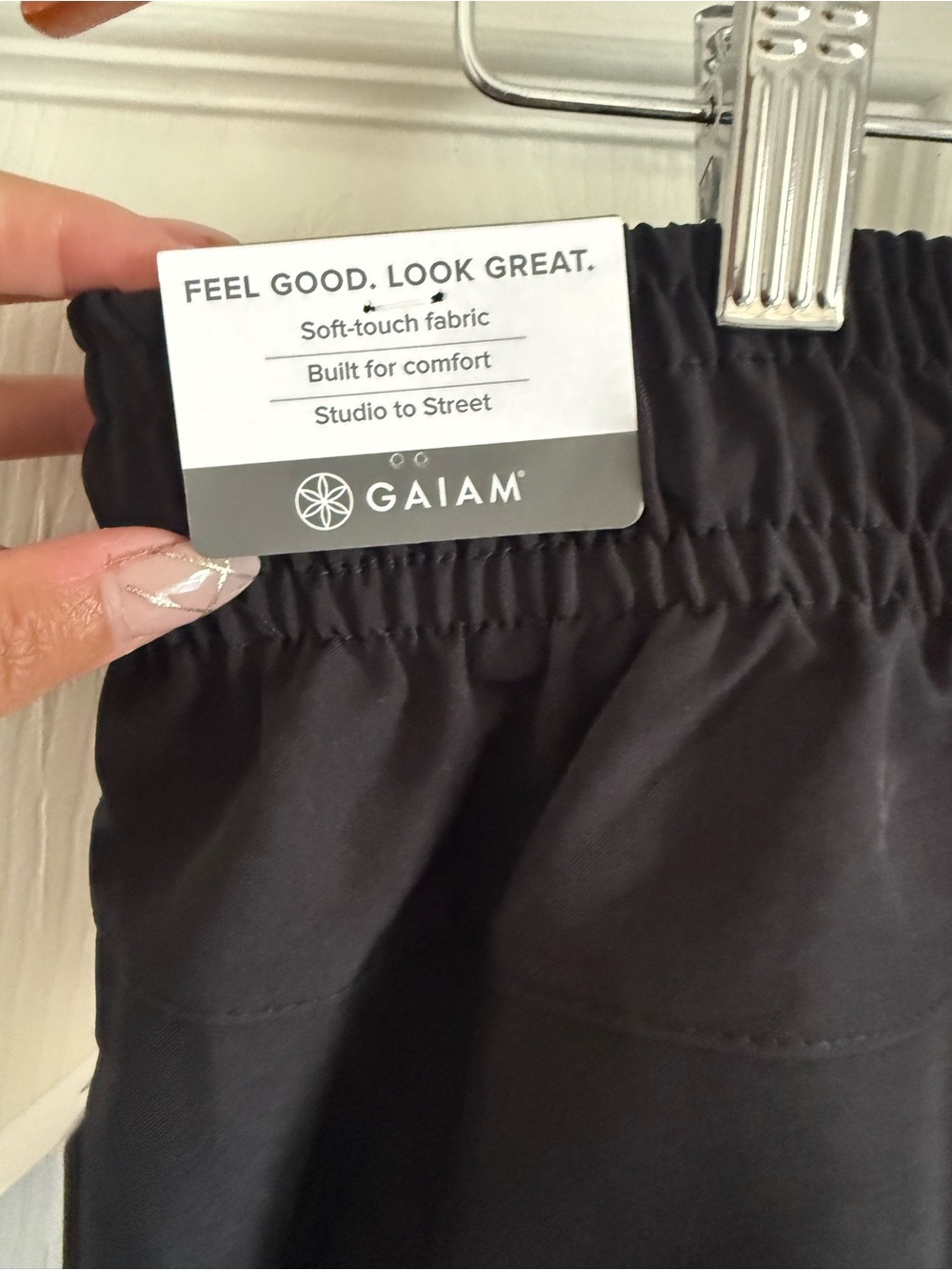 Men’s GAIAM Black Lunge 5” running shorts - Picture 8 of 13